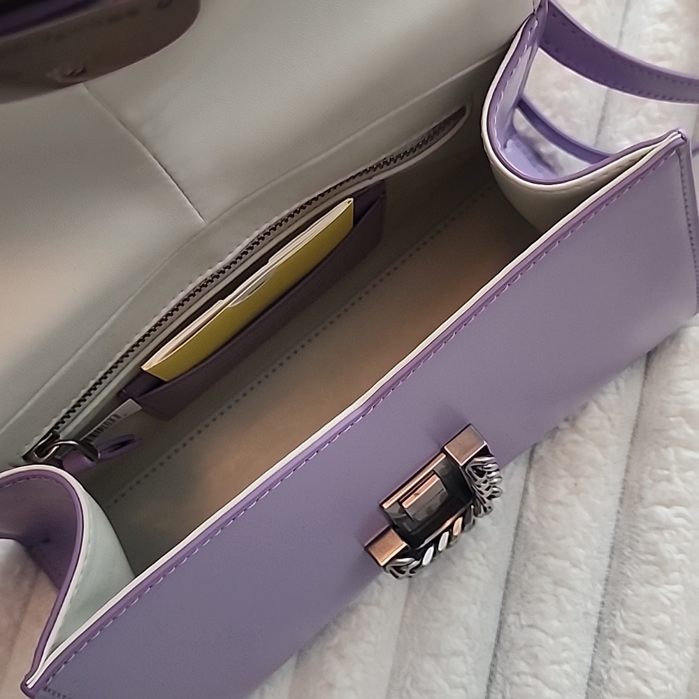 Marc Jacobs Lavender Leather Handbag - Picture 9 of 9